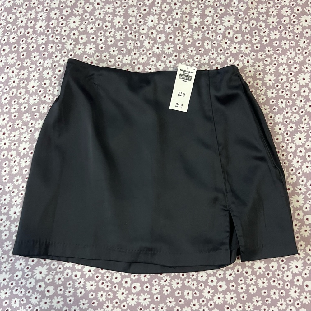 Abercrombie Black Satin Mini Skort